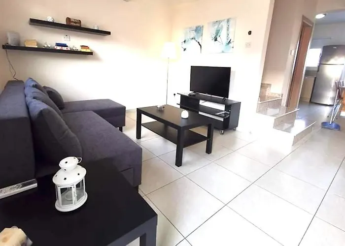 Ionian Breeze Family House Walk To And Dining * Paralimni