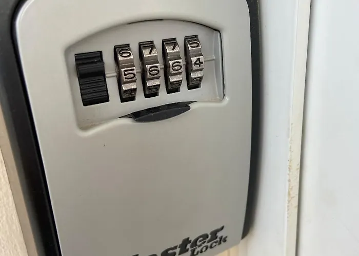 בית נופש Ionian Breeze Family House Walk To And Dining פאראלימני